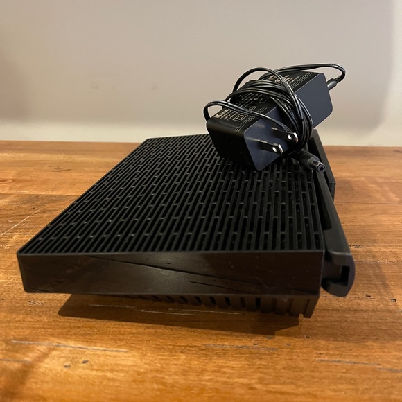 Linksys Series MR20EC-AMZ Mesh WIFI 6 Router. - Picture 4 of 5